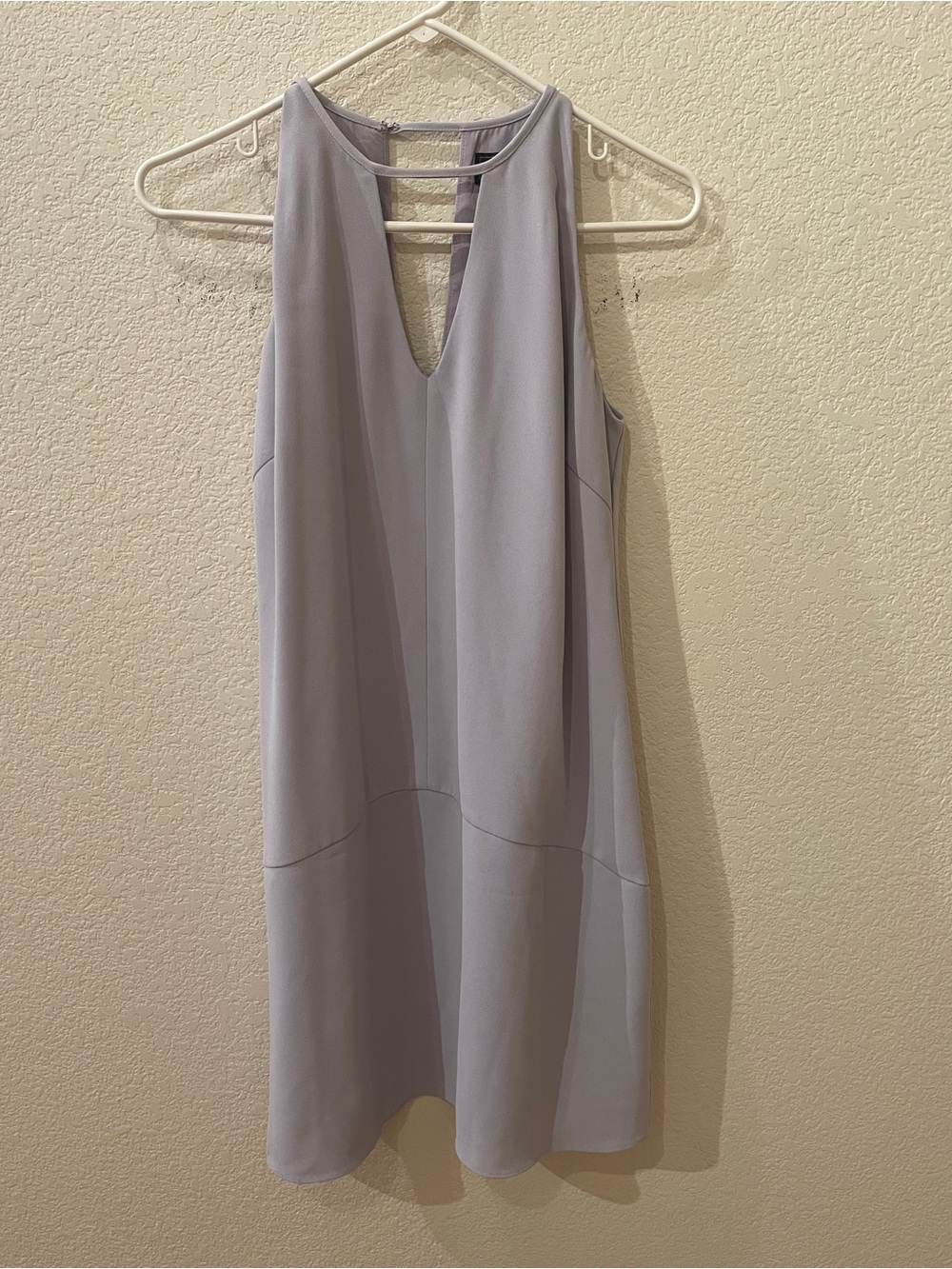 Sam Edelman  lavender sleeveless keyhole shift dress with a drop waist Size:6